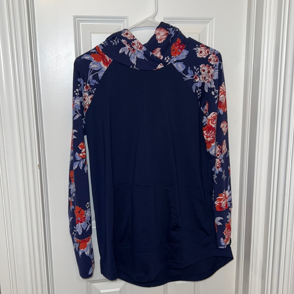 LuluRoe hooded shirt medium